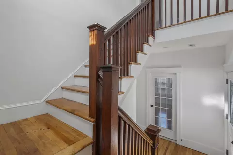 Entry Way - 92 Greenwood St, Worcester, MA 01607 photo 3 of 5