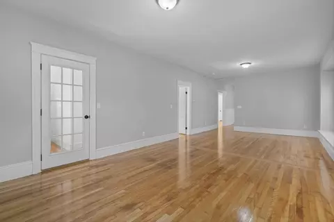 Living - 92 Greenwood St, Worcester, MA 01607 photo 5 of 9