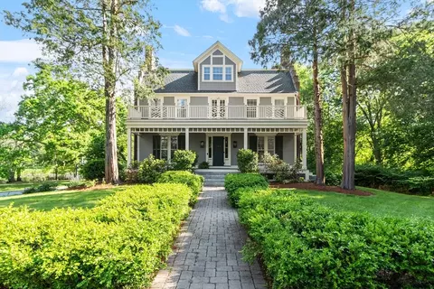 106 Elm St, Concord, MA 01742
