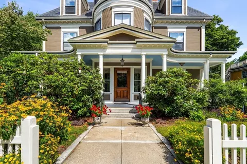 11 Revere St #6, Boston, MA 02130