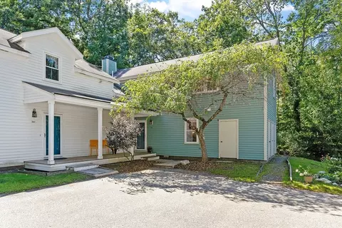 36 Indian Camp Ln #D, Lincoln, MA 01773