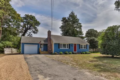 75 Captain York Rd, Yarmouth, MA 02664