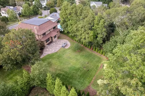 21 Broken Tree Rd, Newton, MA 02459 photo 39