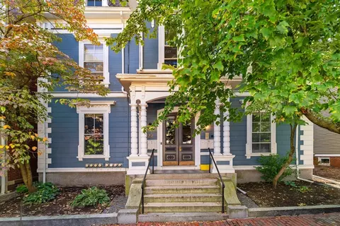 22 Bigelow St #1C, Cambridge, MA 02139