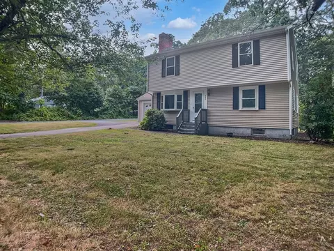 484 Pleasant St, Franklin, MA 02038