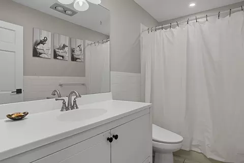 Bath - 2 Summit Dr #67, Reading, MA 01867 photo 2 of 2