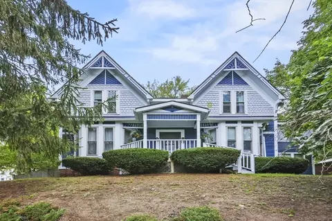 179 Elm St, Amesbury, MA 01913