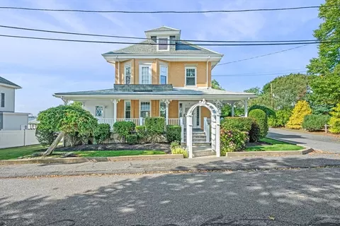 17 Pearl Rd, Nahant, MA 01908