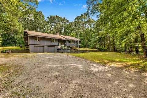 167 Middle St, West Newbury, MA 01985