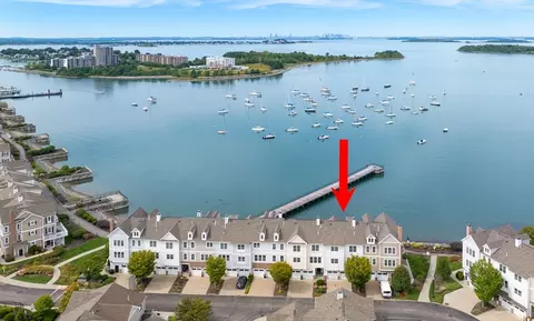 125 Halsted Dr #125, Hingham, MA 02043