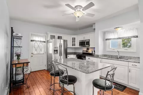 116 French St, Fall River, MA 02720 photo 4