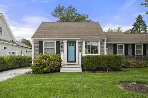 24 Cross St, Harwich, MA 02646