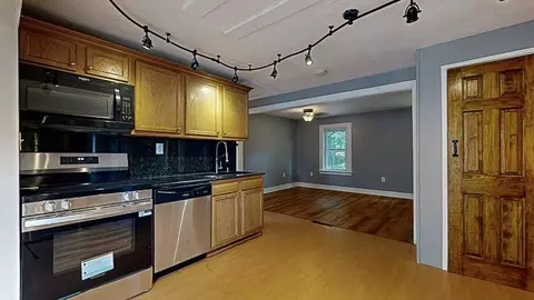 10 Overlook Ave, Charlton, MA 01507