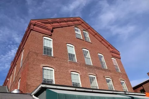 89 Main St #D, Florence, MA 01062