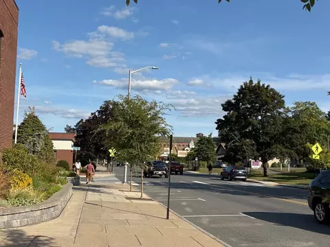 89 Main St #D, Florence, MA 01062 photo 30