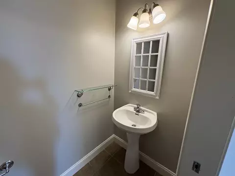 89 Main St #D, Florence, MA 01062 photo 20