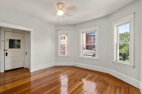 31 Thurston St #6, Somerville, MA 02145