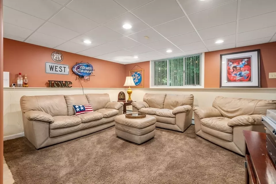 Living - 75 Westview, Lexington, MA 02421 photo 2 of 2