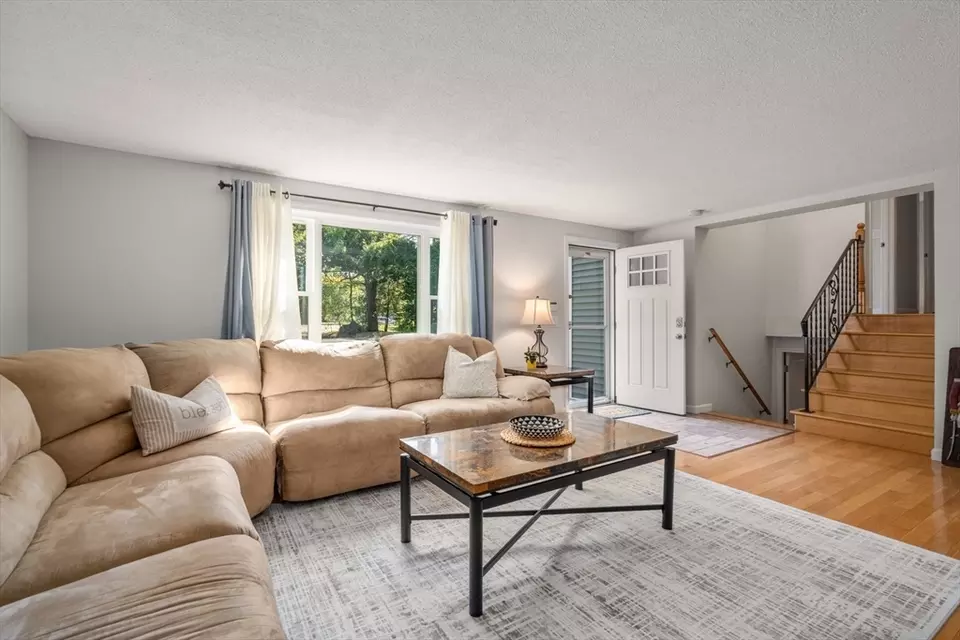 Entry Way - 75 Westview, Lexington, MA 02421 photo 1 of 3