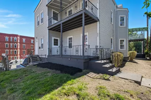 246 E Dwight St, Holyoke, MA 01040 photo 4