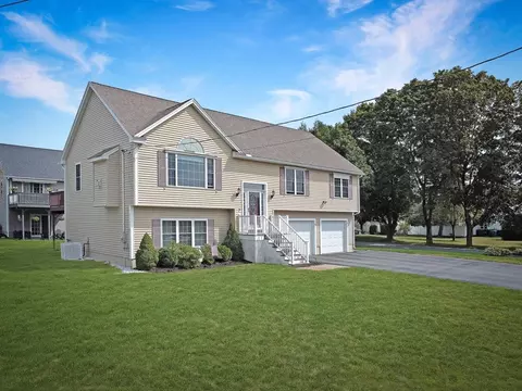 48 Wingate Ave, Methuen, MA 01844