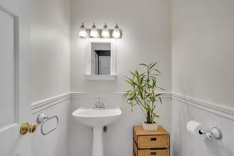 34 Oakland Ave, Everett, MA 02149 photo 17