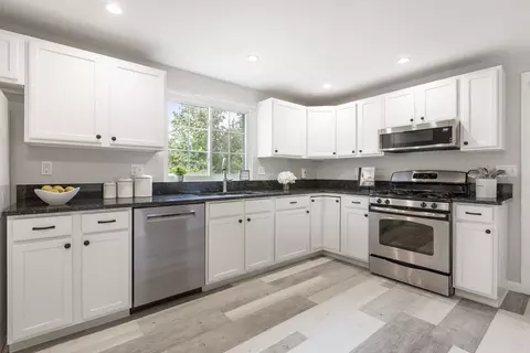 9 Heritage Path, Millis, MA 02054 photo 11