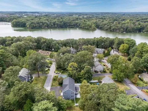 15 Parkridge Rd, Wayland, MA 01778