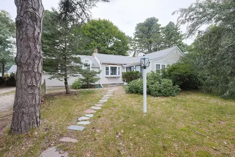 15 Glendon Rd, Dennis, MA 02639