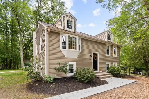 25 Graham Hill Dr, Hanover, MA 02339
