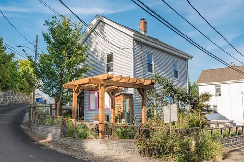 18 Browns Ave, Waltham, MA 02453