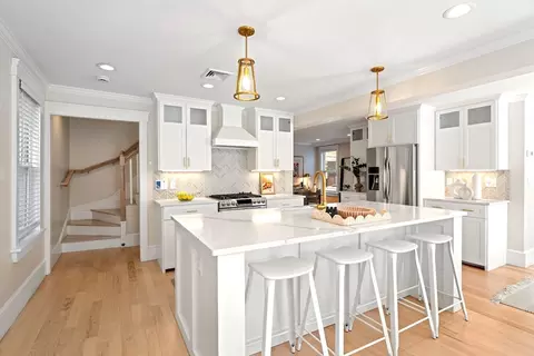 57 Endicott St #2, Salem, MA 01970