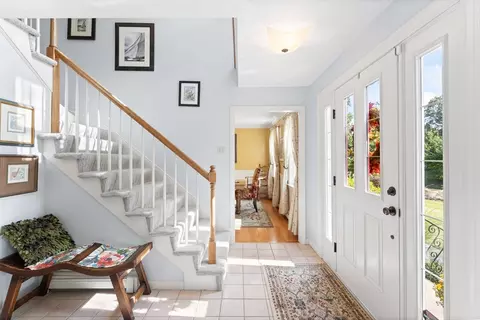 46 Crestview Dr, Mendon, MA 01756 photo 8
