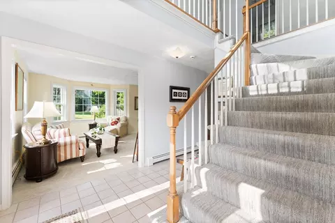 46 Crestview Dr, Mendon, MA 01756 photo 6