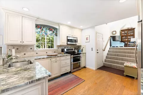 46 Crestview Dr, Mendon, MA 01756 photo 18