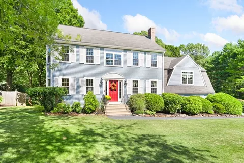 46 Crestview Dr, Mendon, MA 01756 photo 3