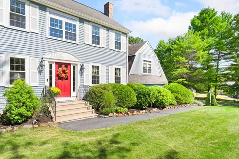 46 Crestview Dr, Mendon, MA 01756 photo 5