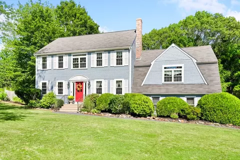 46 Crestview Dr, Mendon, MA 01756 photo 4