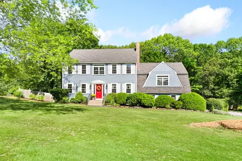 46 Crestview Dr, Mendon, MA 01756 photo 2