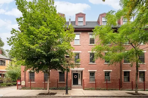 3 Devens St #7, Boston, MA 02129