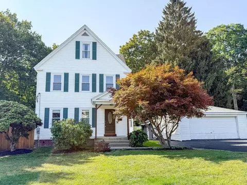 11 Holden St, Worcester, MA 01605