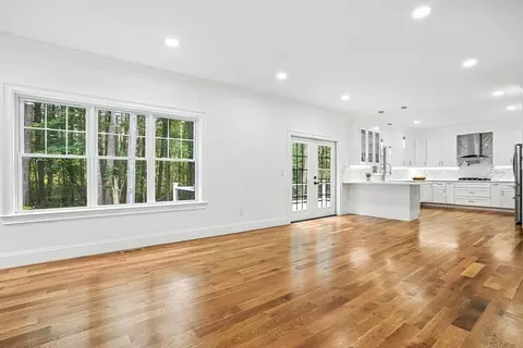 Living - 53 Cider Mill Ln, Upton, MA 01568 photo 6 of 9