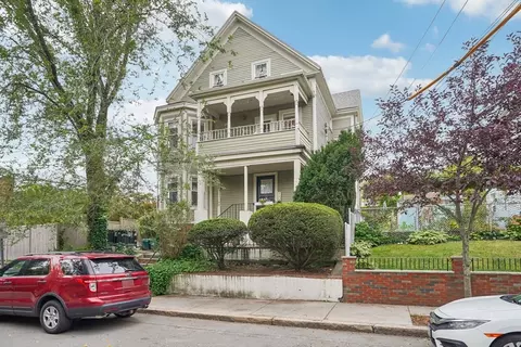 24 Boston St #1, Somerville, MA 02143