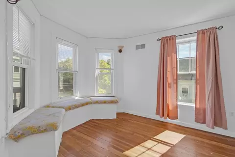 29 Goddard St, Webster, MA 01570 photo 4