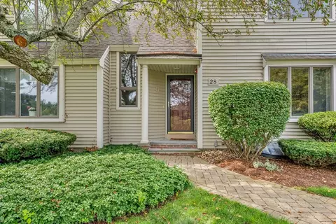 28 Mid Iron Dr #28, North Reading, MA 01864