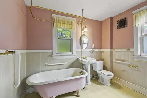 124 Washington St, Springfield, MA 01108 photo 17