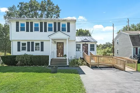 28 Briarwood Rd, Lowell, MA 01852