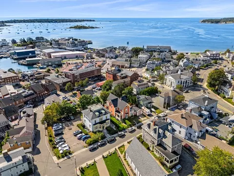 33 Middle St, Gloucester, MA 01930 photo 5