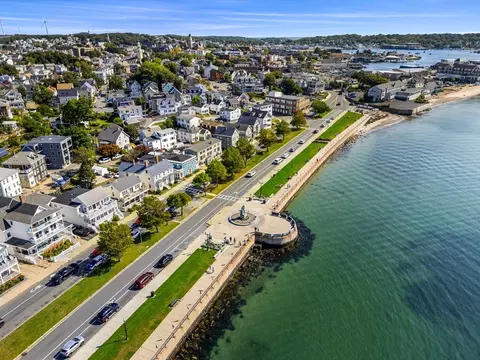 33 Middle St, Gloucester, MA 01930 photo 6