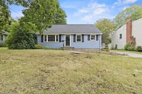 77 Gladstone St, Brockton, MA 02302